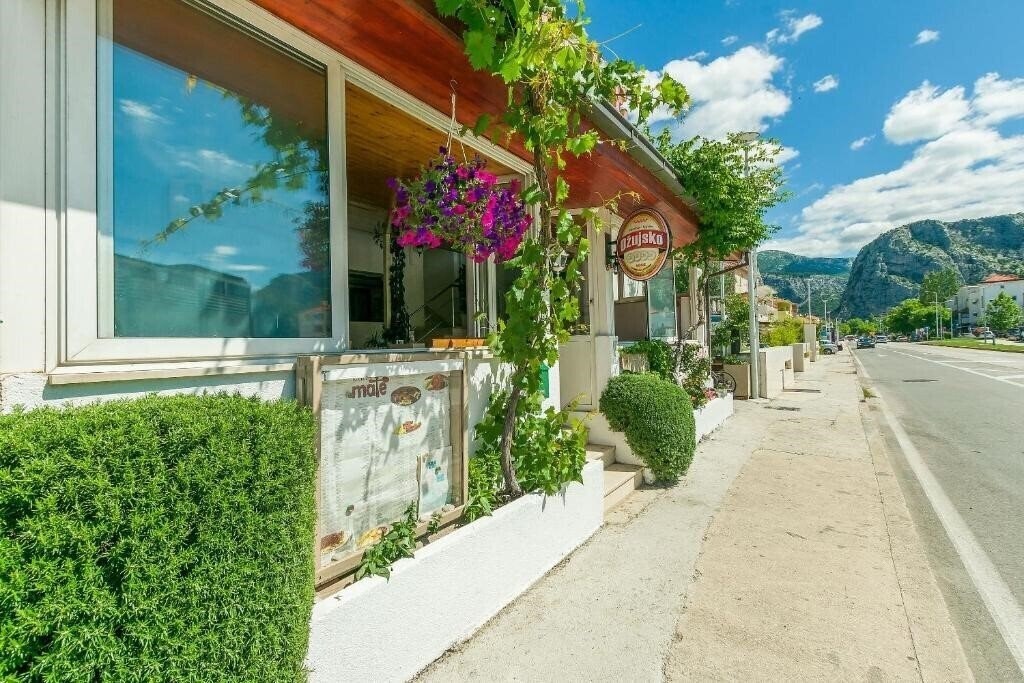 Готель App Mate 3*