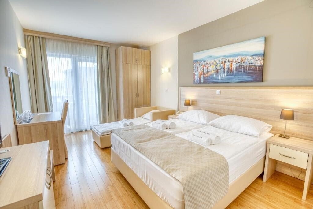 Фото Villa Miramar 4*