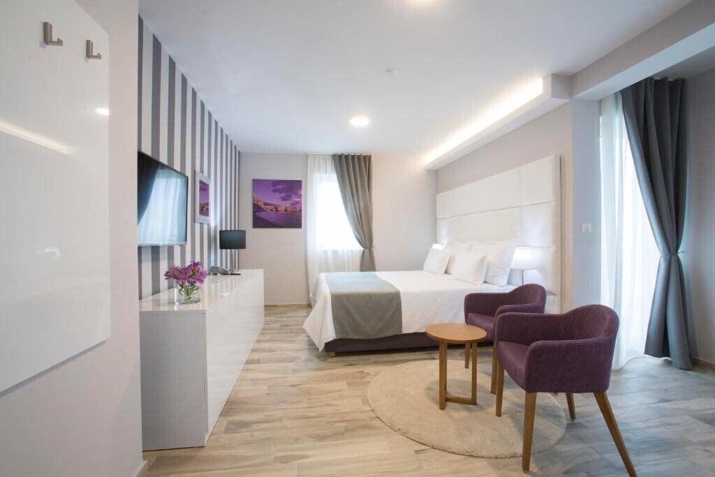Отель Intermezzo Boutique 4*