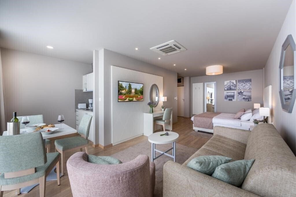 Фотография Apartments & Rooms Preelook 4*