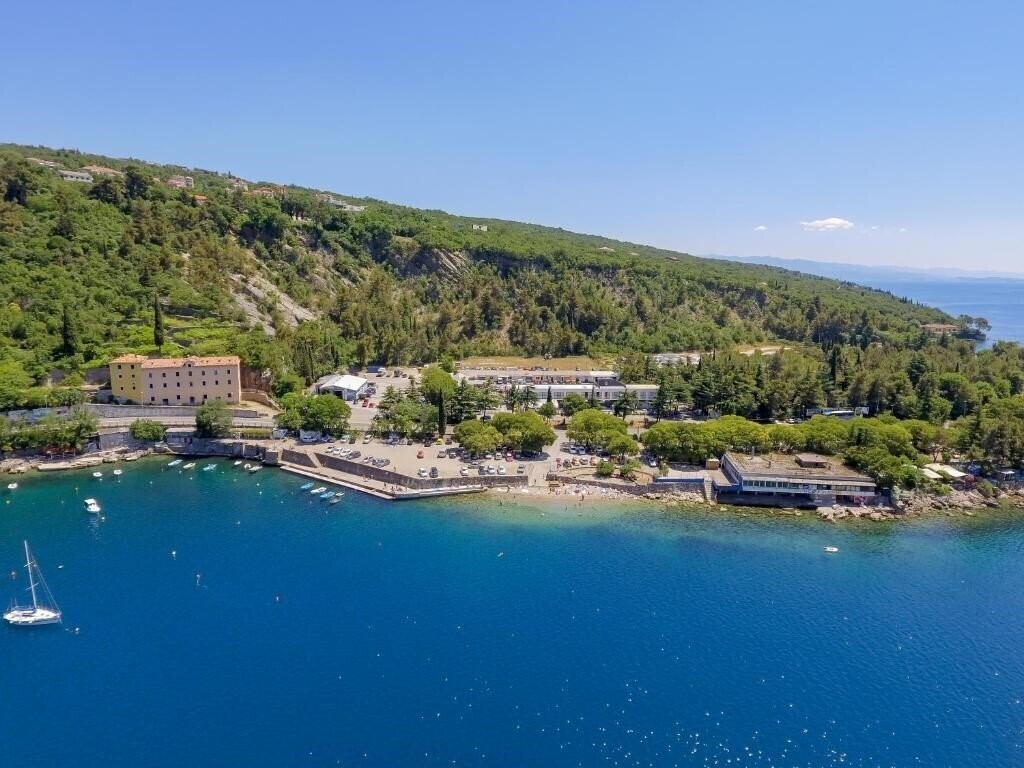 Отель Apartments & Rooms Preelook 4*