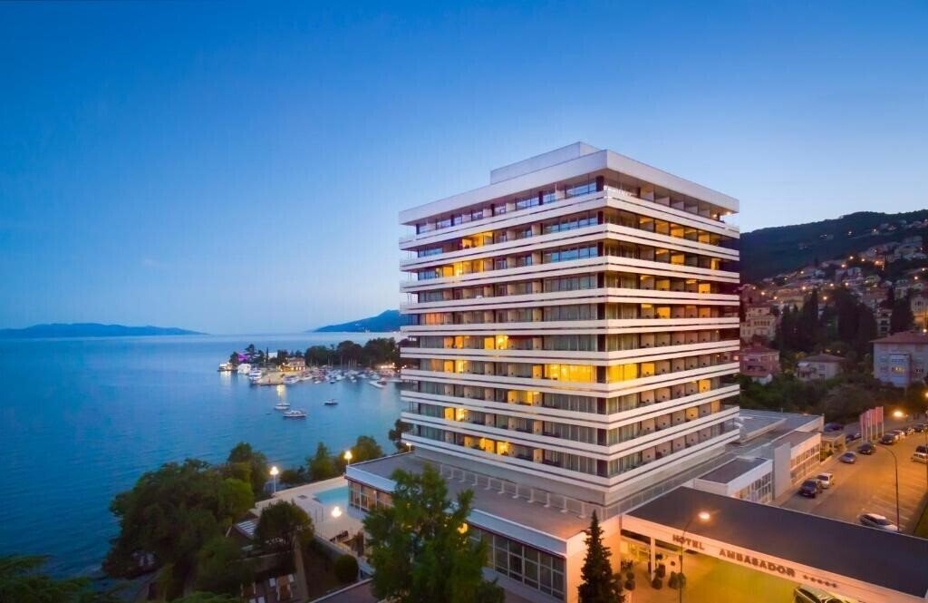Готель Hotel Ambasador - Liburnia (ex. Ambasador Remisens Premium Hotel) 5*