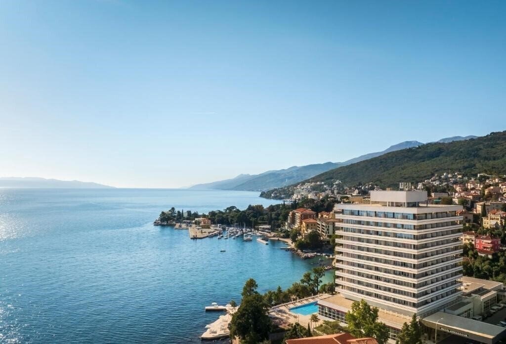 Отель Hotel Ambasador by Liburnia 5*
