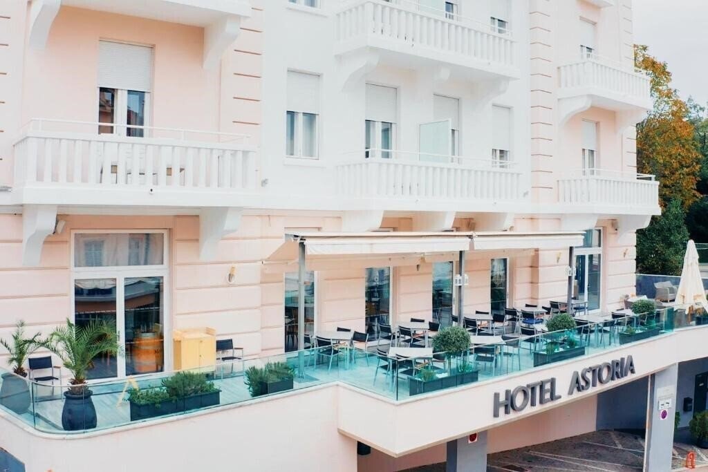 Отель Astoria Design 4*