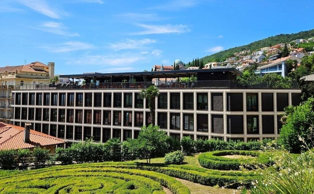 Готель Keight Hotel Opatija, Curio Collection by Hilton 5*