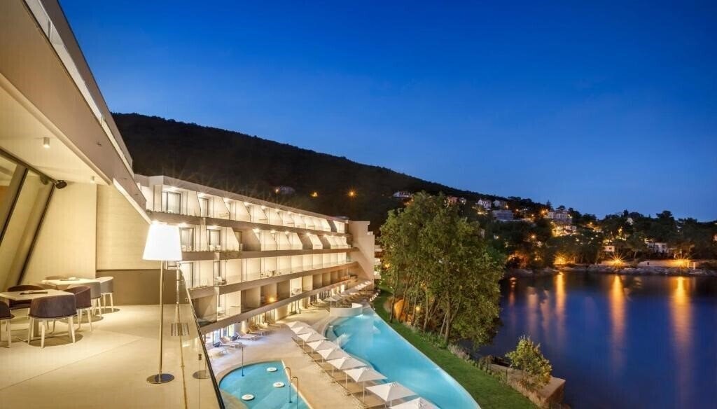 Отель Hotel Icici 4*