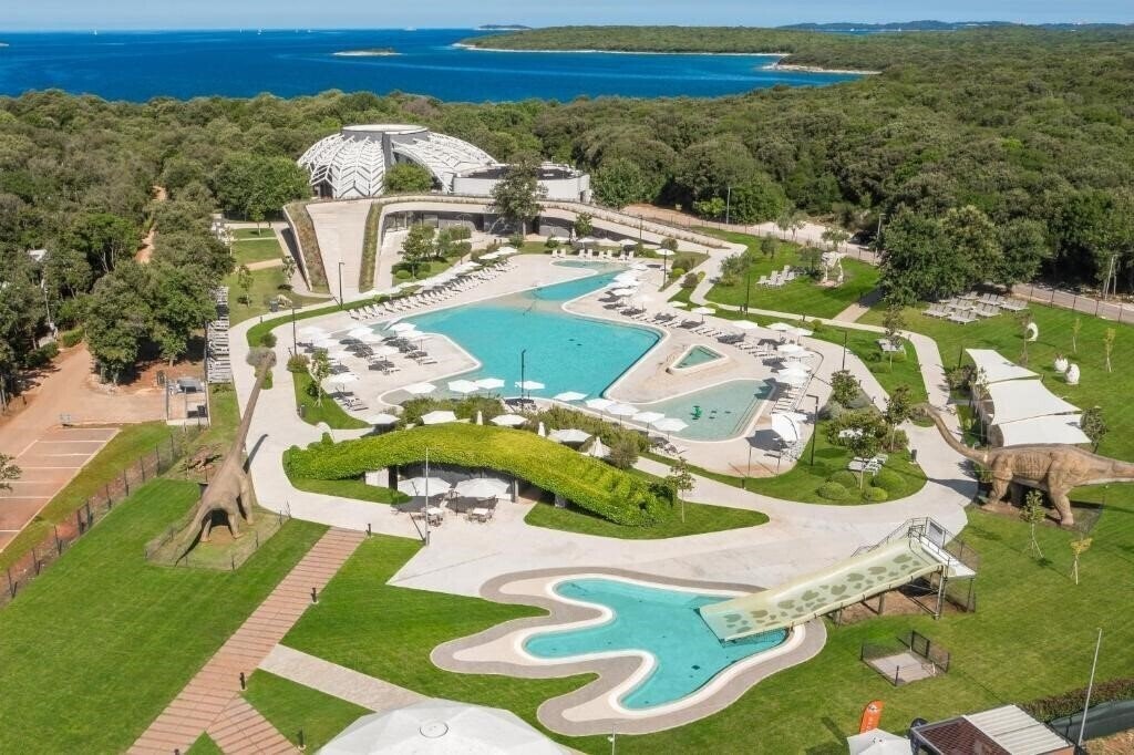 Готель Camping Mon Perin 4*