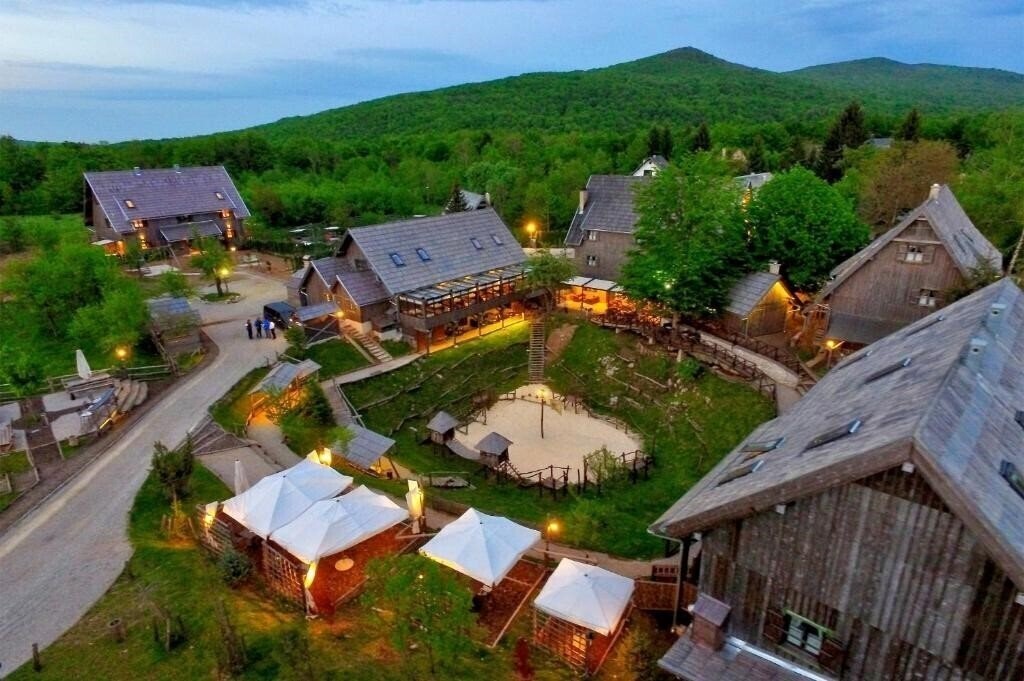 Готель Ethno Houses Plitvica Selo Deluxe 5*