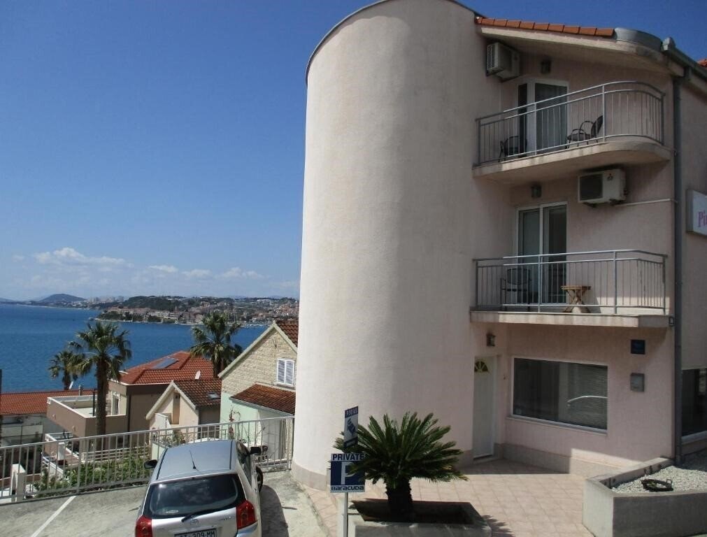 Фото Pink Inn Hotel 3*