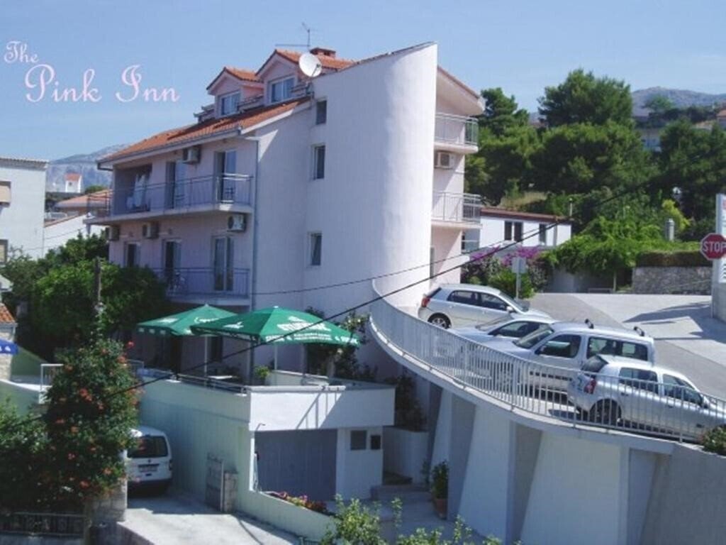 Отель Pink Inn Hotel 3*