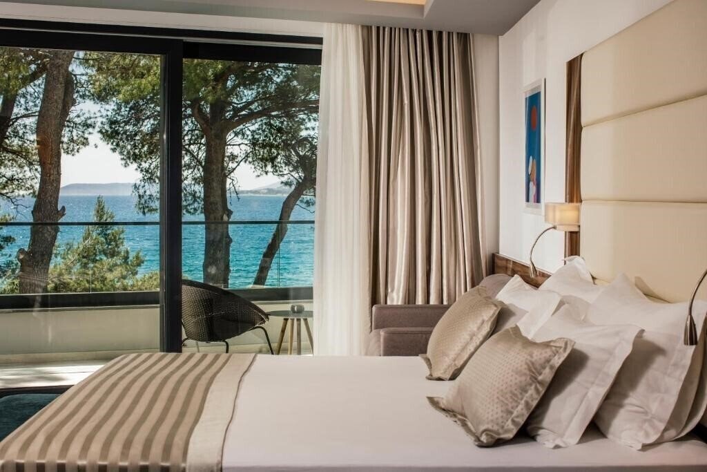 Фото Eden Hotel Podstrana 4*