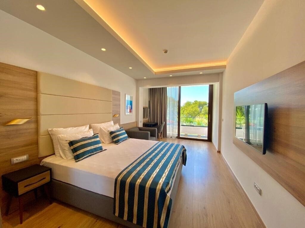 Картинка Eden Hotel Podstrana 4*