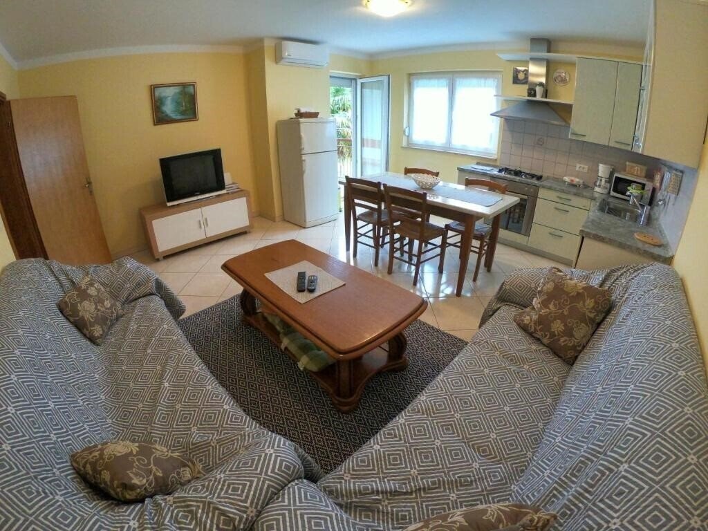 Готель Ana Private Apartment 3*