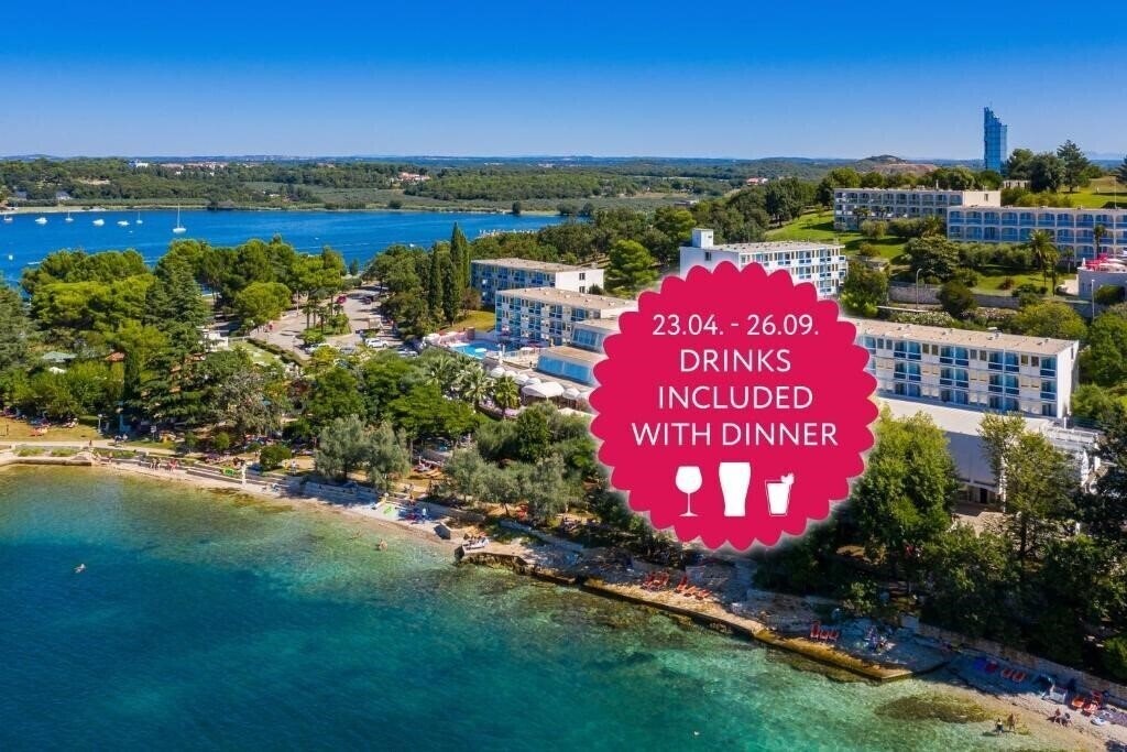 Отель Laguna Plavi Hotel 3*