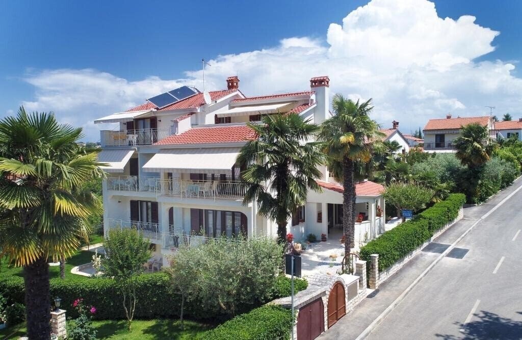 Отель Marija Private Apartment 3*