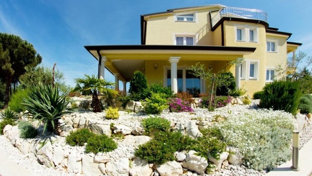 Отель Tomicic Private Apartment 3*