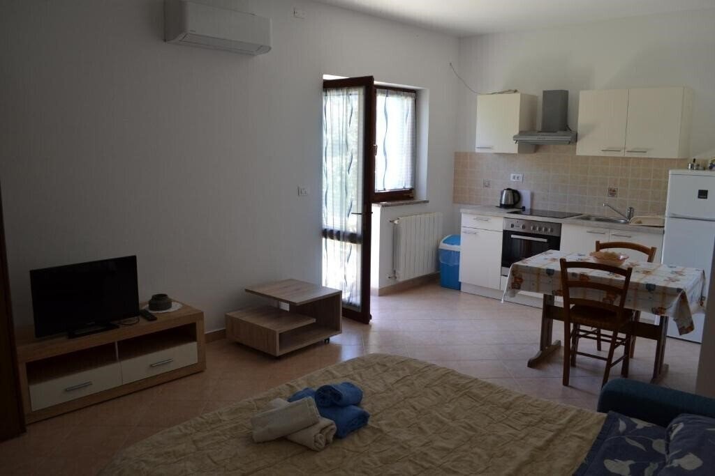 Отель Denis Private Apartment 4*