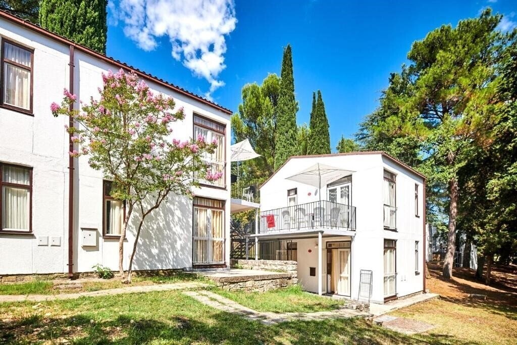 Готель Astra Apartments 2*