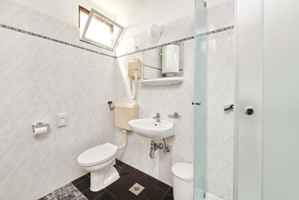 Фотографія Astra Apartments 2*