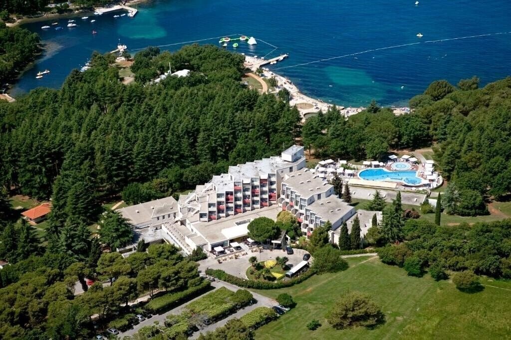 Готель Rubin Sunny Hotel By Valamar 3*