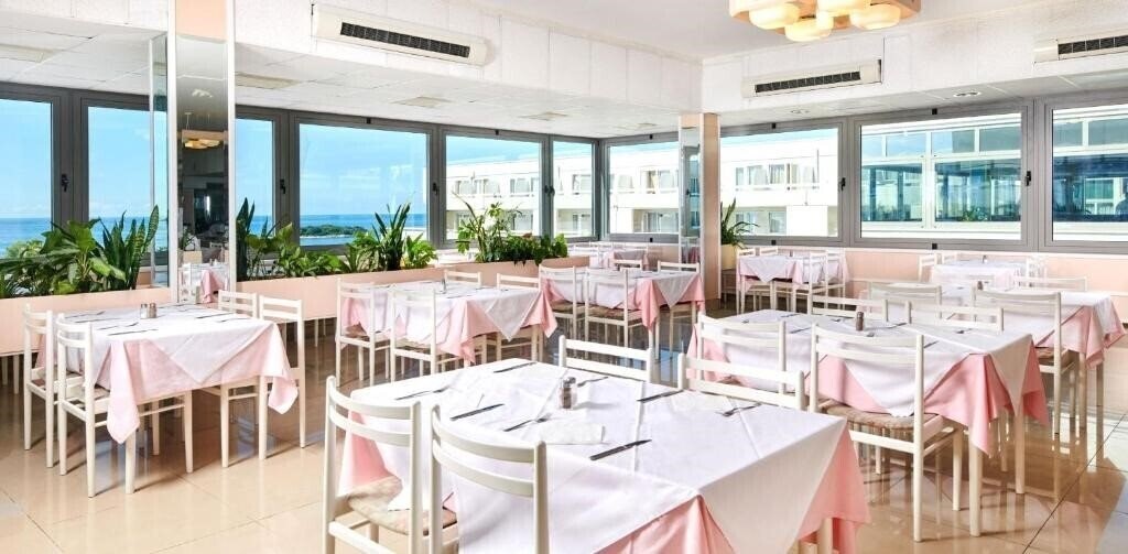 Фотографія Hotel Delfin Plava Laguna 2*