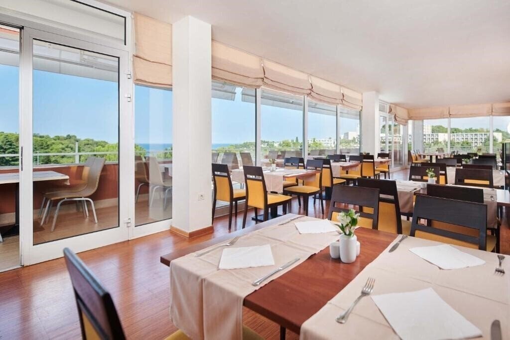 Фотографія Hotel Albatros Plava Laguna 4*