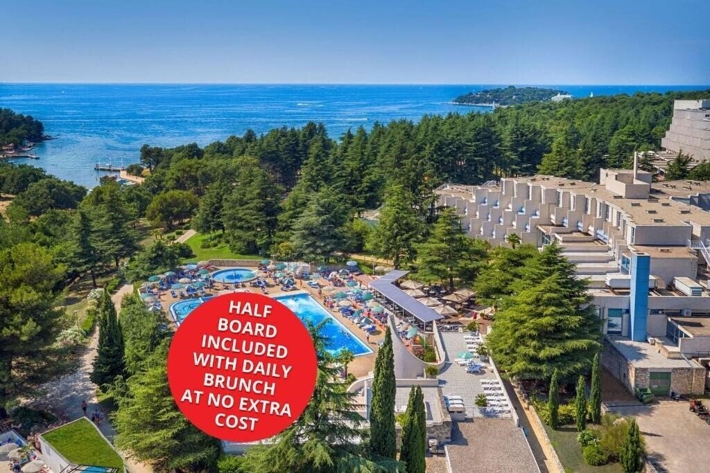 Готель Sunny Poreč by Valamar (ex. Crystal Sunny Hotel) 4*