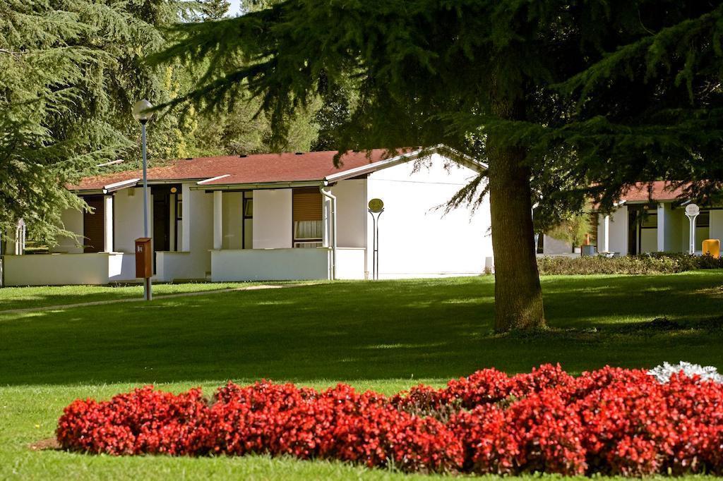 Готель Village Laguna Park 4*