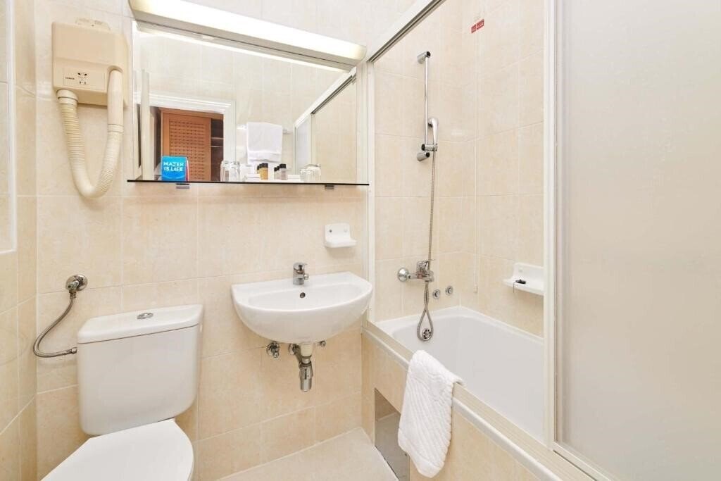 Фото Studio Apartments Laguna Bellevue 4*