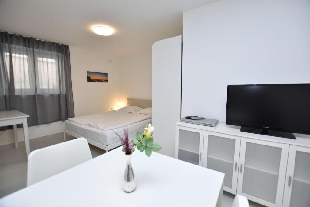 Фото App Leonardo House 3*