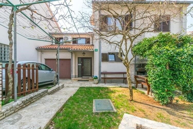 Готель Apartament Darinka 3*
