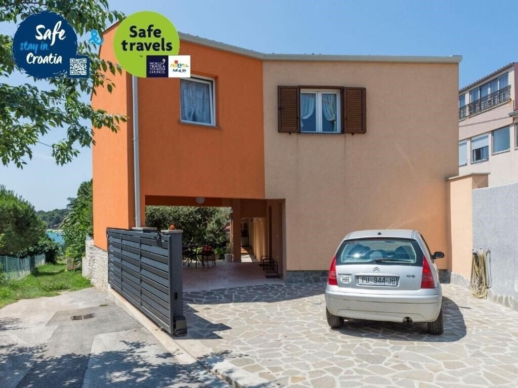 Готель App Petra Near Beach 3*