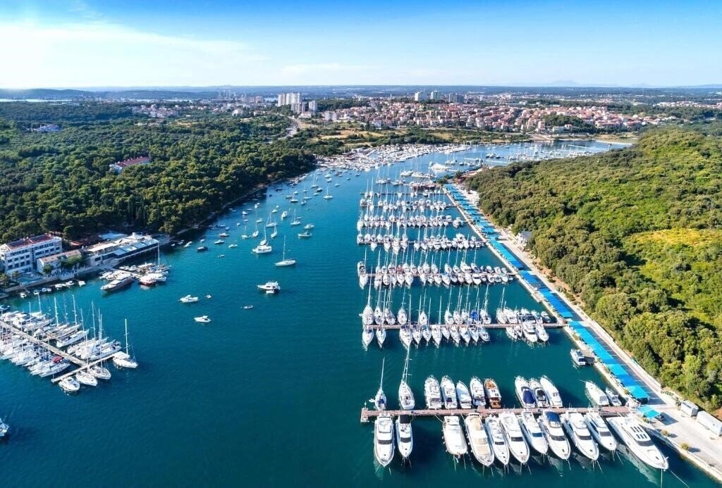 Отель Ribarska Koliba 4*