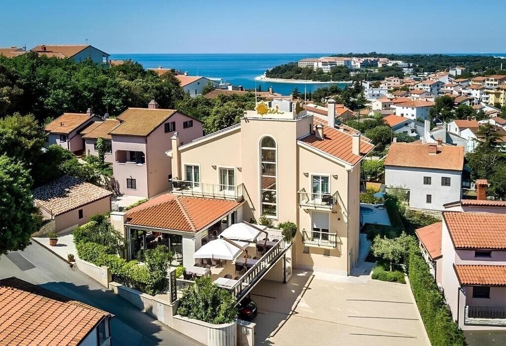 Готель Boutique Hotel Oasi 4*