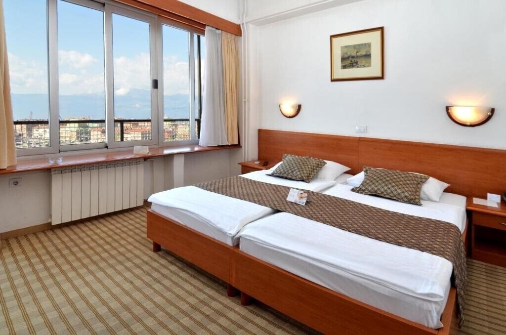 Фото Hotel Neboder 3*