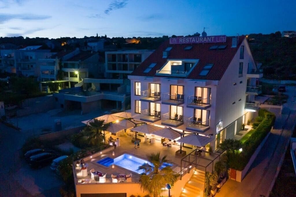 Готель Boutique Hotel Life Rogoznica 4*