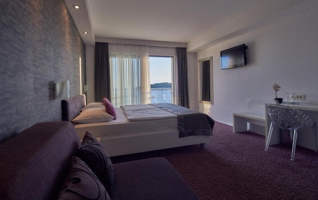 Фото Boutique Hotel Life Rogoznica 4*