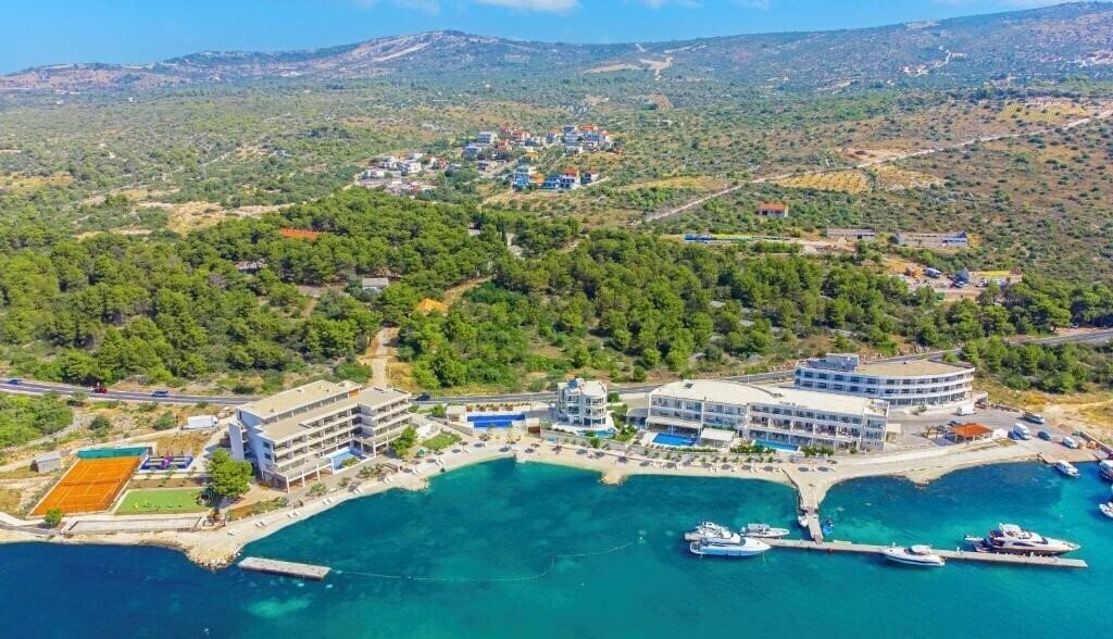 Готель Perla Resort 4*