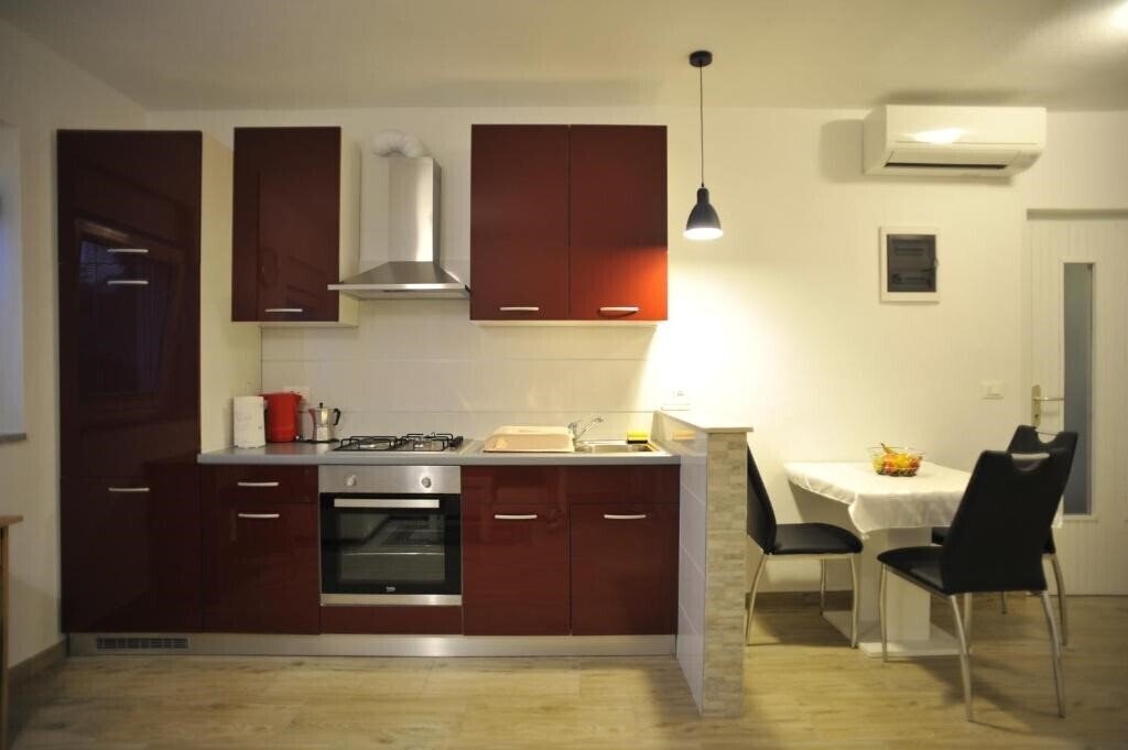 Отель Silvano Private Apartment 4*