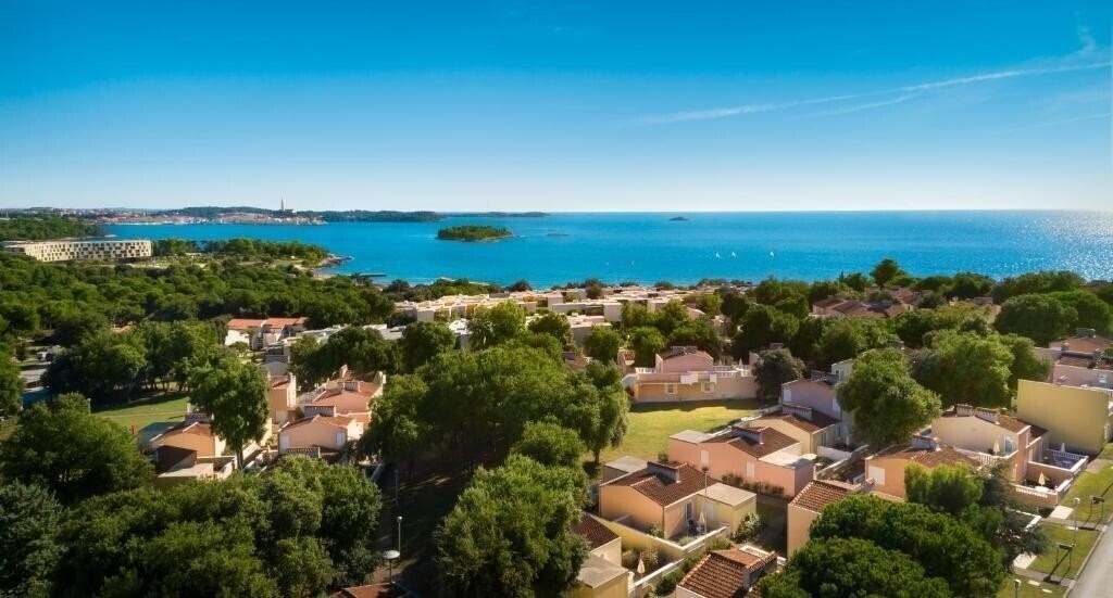 Готель Amarin Resort Apartments 4*