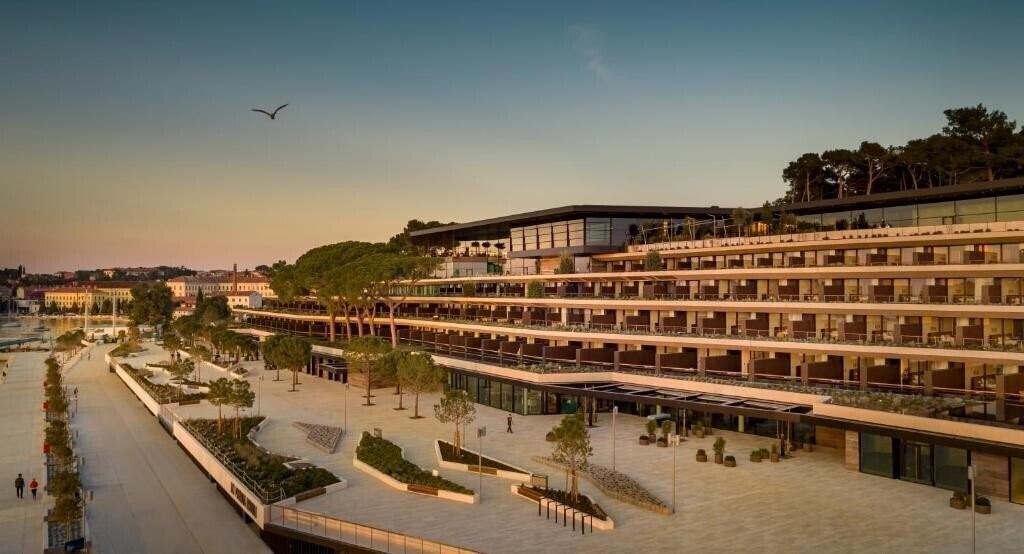 Отель Grand Park Hotel Rovinj 5*