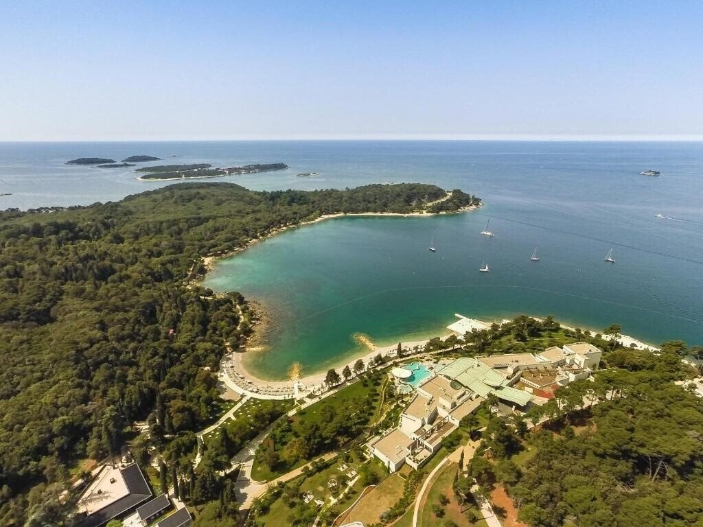 Готель Eden 4*