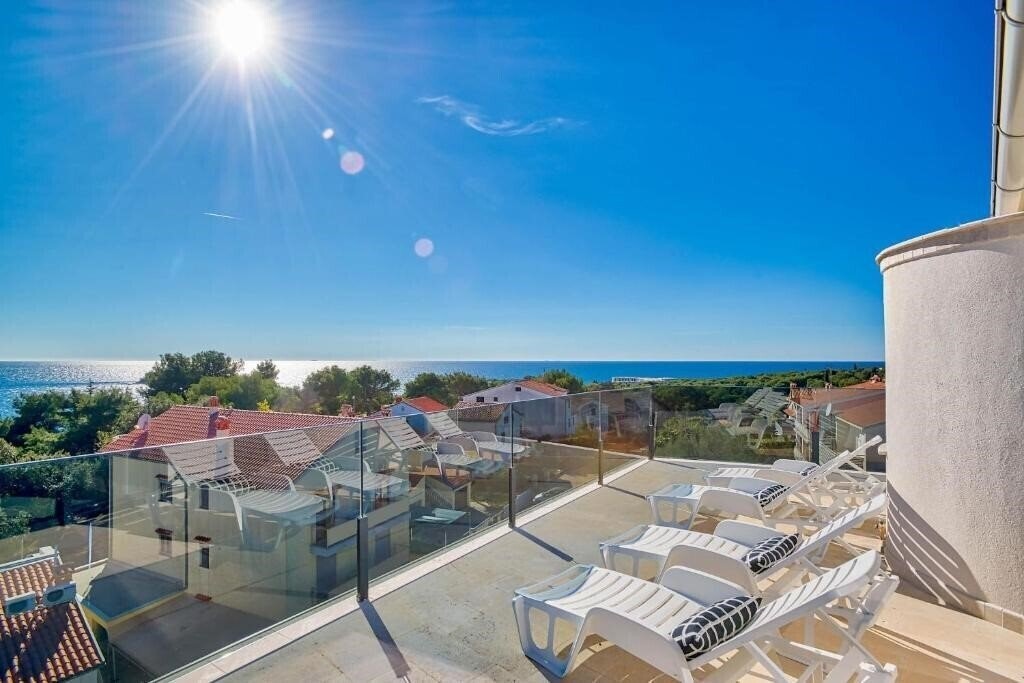 Фото App Villa Sky 4*