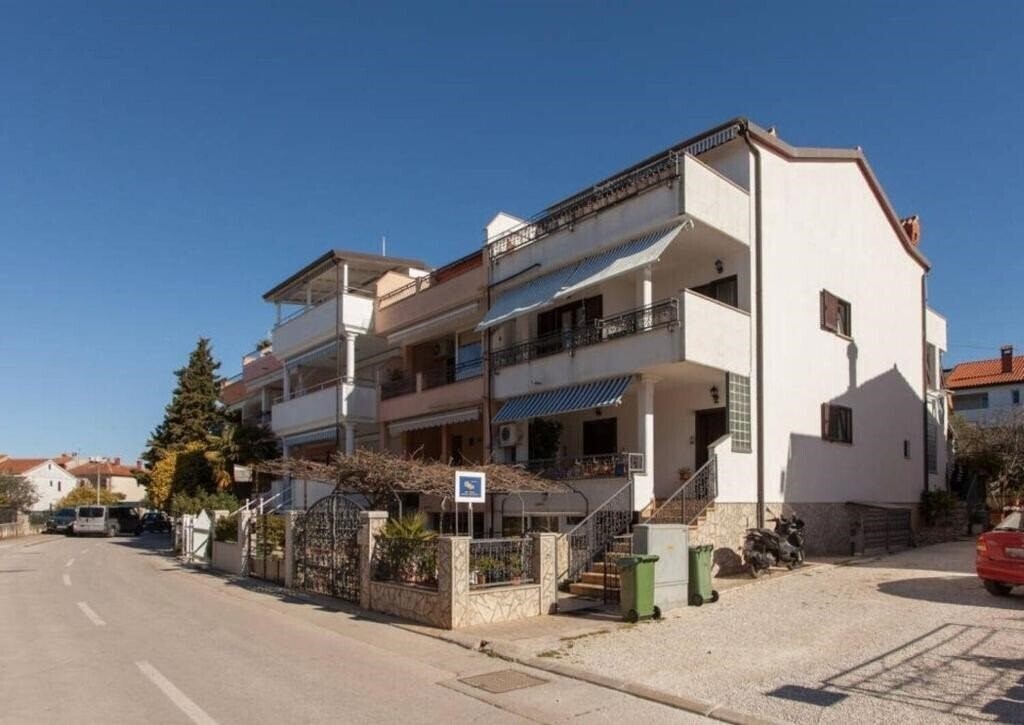 Отель Apartments IVO 2*