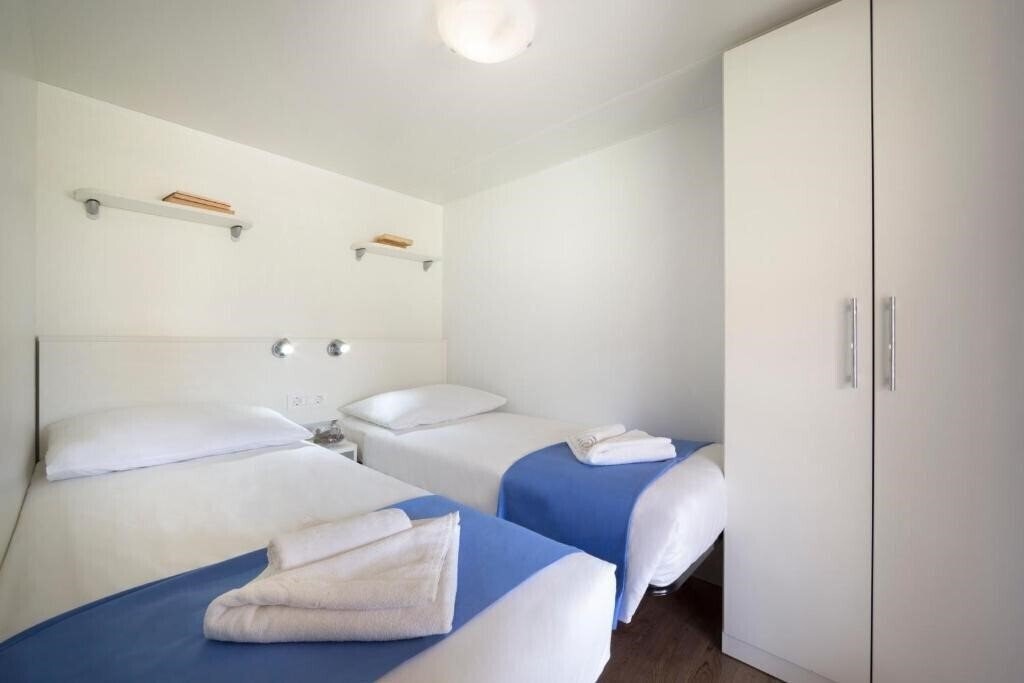 Фотография Polari Mobile Homes 3*
