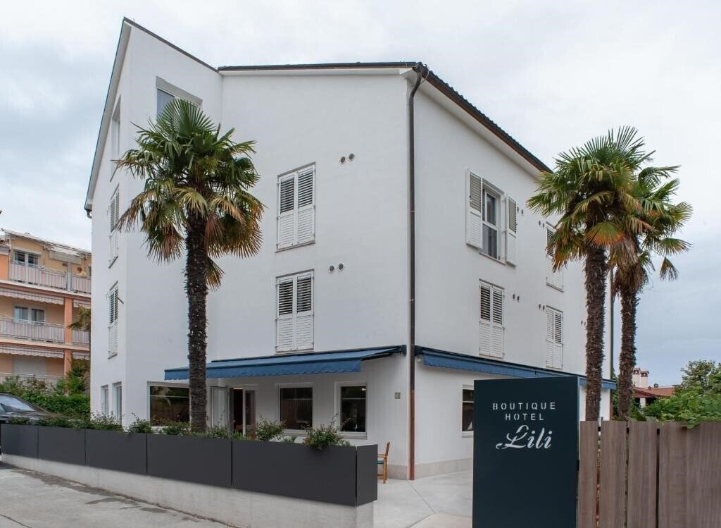 Отель Boutique Hotel Villa Lili 4*