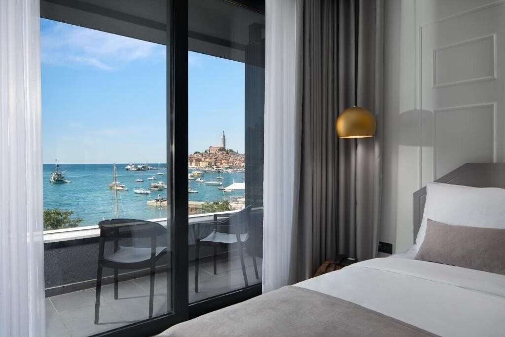 Отель Hotel Delfin 4*