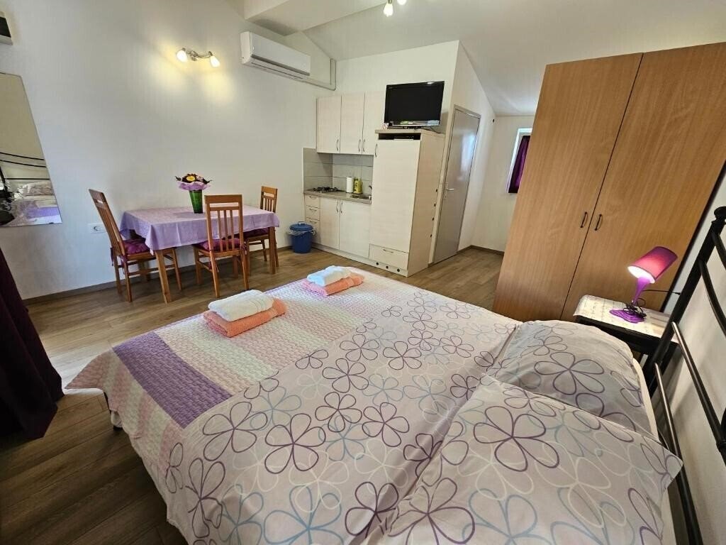 Картинка La Pergola Apartments 2*