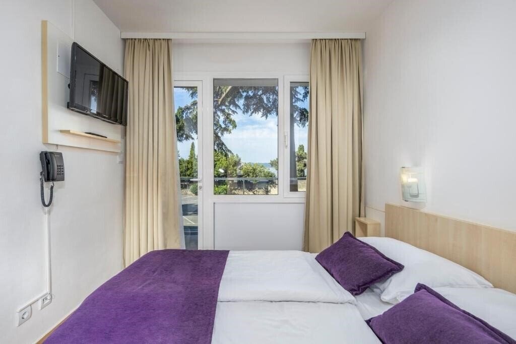 Фото Slaven (ex. Hotel & Pavilion Slaven) 3*