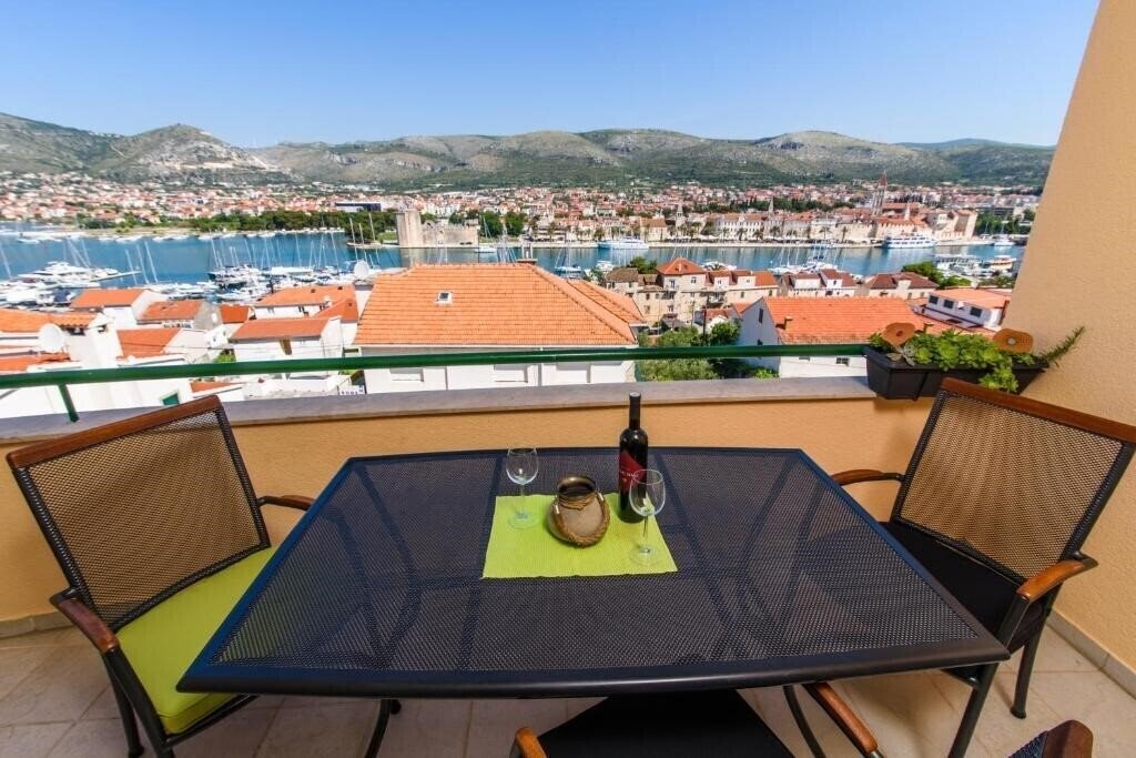 Отель Apartment Trogir City 3*